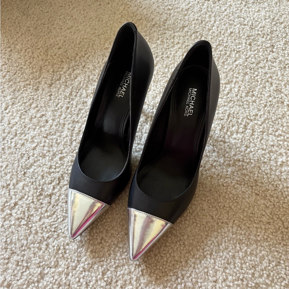 MICHAEL Michael Kors Black Heels with Silver Accents (Size: US 7)